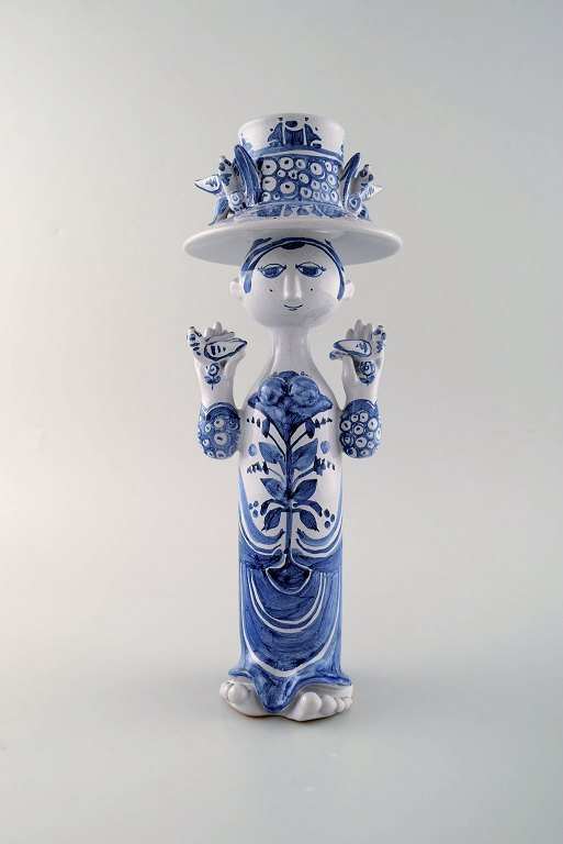 Bjørn Wiinblad keramik, blå dame med to fugle.
Dekorationsnummer M35.