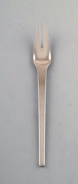 Georg Jensen Caravel meat fork in sterling silver.
