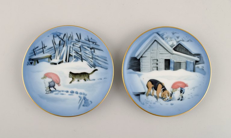 Harald Wiberg for Royal Copenhagen. Christmas service. Two small round dishes / 
coasters.
