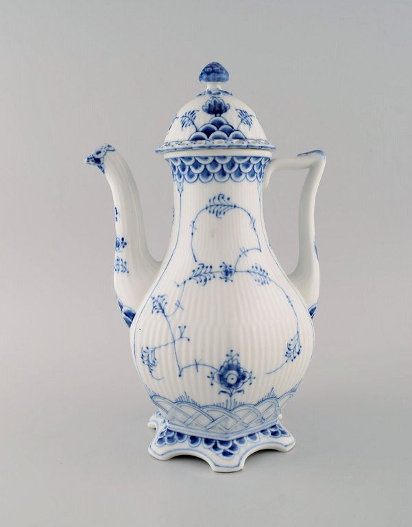 Royal Copenhagen Blue Fluted Full Lace coffee pot in porcelain. Model Number 
1/1202. Dated 1969-1974.
