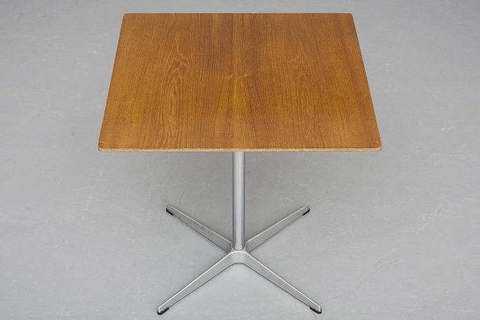 Www.antikvitet.net arne jacobsen/fritz hansen cafebord/spisebord ... Bordplade til spisebord