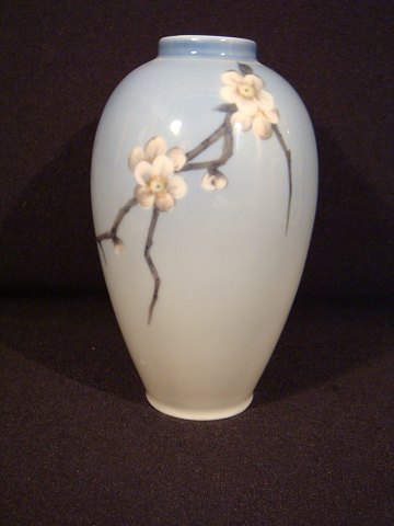 www.Antikvitet.net - Kongelig Vase. * med gren guldsmed * Højde 14,5 * Royal Copenhagen, nr 2301 - 47-6