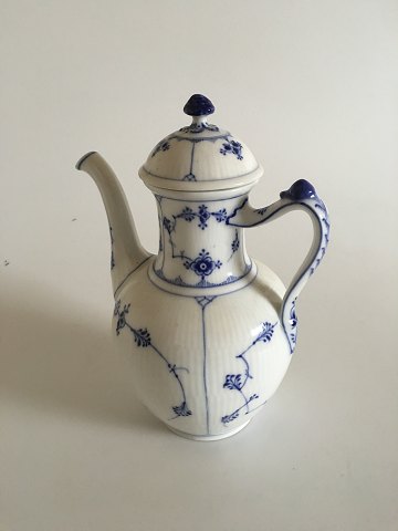 Kgl. Porcelæn Musselmalet Riflet Stor Kaffekande No 48