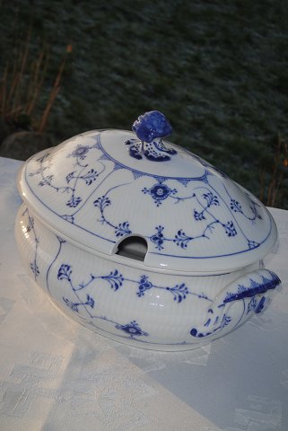 Royal Copenhagen  Blue fluted plain Tureen 213