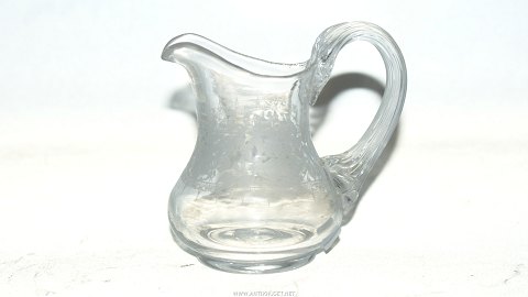 Cream jug with flower motif