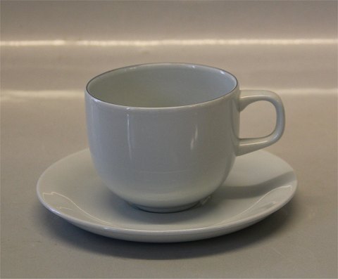 Blåkant 072 Kaffekop 6,5 x 7,5 cm  & underkop 15 cm (073) Royal Copenhagen 
Aluminia fajance