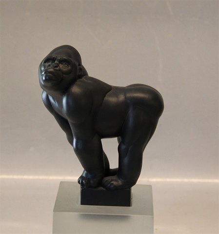 Royal Copenhagen figurine 1-249-065 RCl. Gorilla Pia Langelund 20 cm
