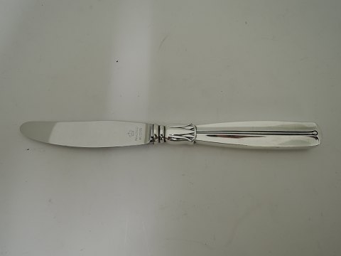 Lotus 
Dinner knife 
Silver (830) 
Horsens Silverware factory