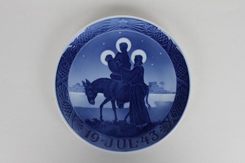 Royal Copenhagen
Christmas Plate 1943