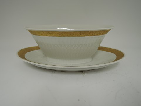 Royal Copenhagen 
Fan with gold 
Sauce bowl