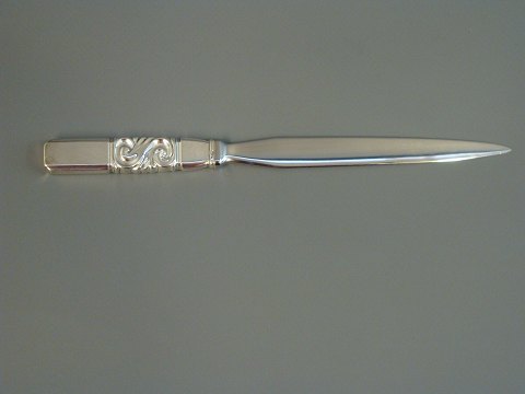 Georg Jensen Brevkniv i sterling sølv, saga nr 22. 
Længde 22 cm. 
5000m2 udstilling.