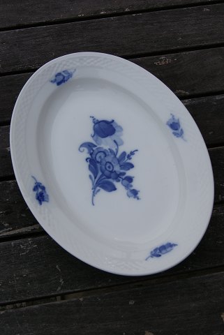 Plain China. Serving dish 25.5cm