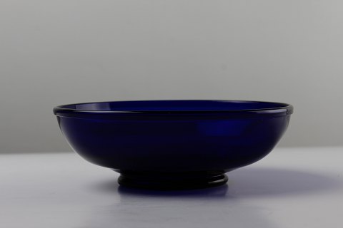 Plate for milk
made of blue glass
Holmegaard 1900 century