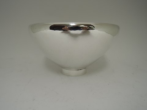 Georg Jensen
Sterling (925)
Schale 484B
Entwurf: Georg Jensen