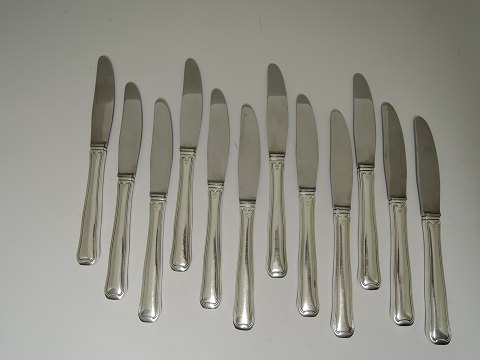 Georg Jensen
 Dobbelt riflet
 Sterling (925)
 Menümesser