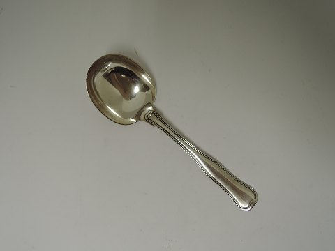 Georg Jensen
Dobbelt riflet
Sterling (925)
Sauceske