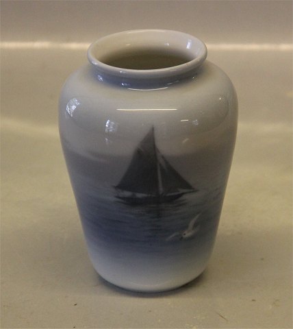 Kongelig Dansk 1100-1740 Kgl. Marine vase med sejlskib 10.5 cm