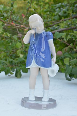 B&G figurine 2246 Spilt Milk