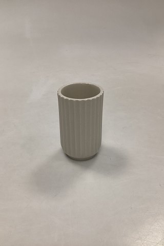 Lyngby Vase, Hvid rillede form ca. 8 cm.