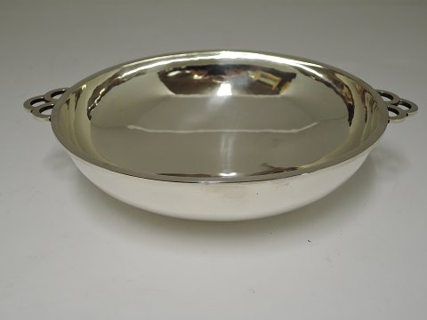 Hans Hansen
 Sterling (925)
 Bowl with handles.