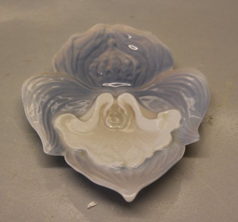 B&G Platte eller fad B&G 1901 Art Nouveau plate eller fad Lotus Blomst 15 x 12 
cm CM 19