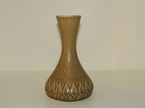 Relief 
Vase