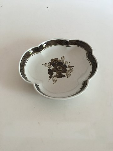 Royal Copenhagen Brun Tranquebar Bladformet Skål No 924