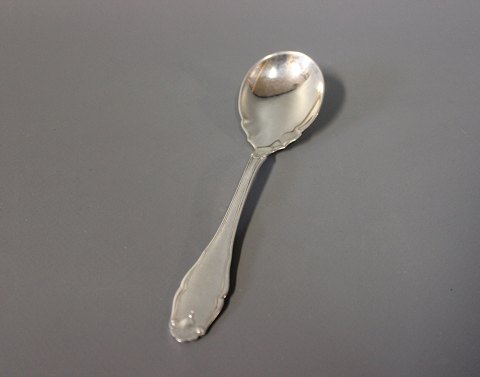 Marmelade spoon in Charlottenborg, hallmarked silver.
5000m2 showroom.