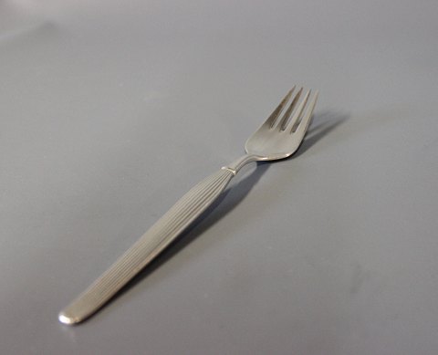 Dinner fork in Savoy, silver plate.
5000m2 showroom.