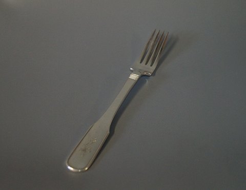 Dinner fork in Thirslund - Hans Hansen, hallmarked silver.
5000m2 showroom.