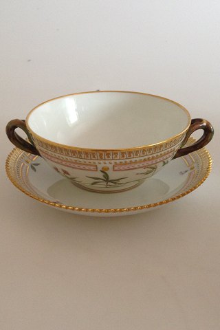 Royal Copenhagen Flora Danica Bouillon Kop med underkop No 3612