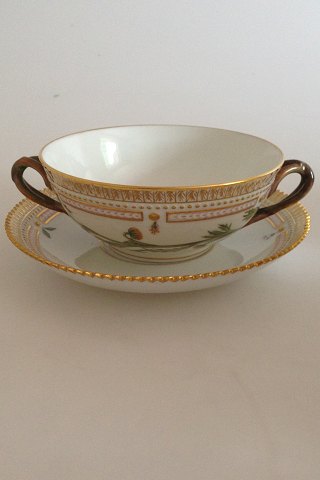 Royal Copenhagen Flora Danica Bouillon Kop med underkop No 3612