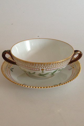 Royal Copenhagen Flora Danica Bouillon Kop med underkop No 3612