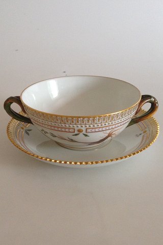 Royal Copenhagen Flora Danica Bouillon Kop med underkop No 3612