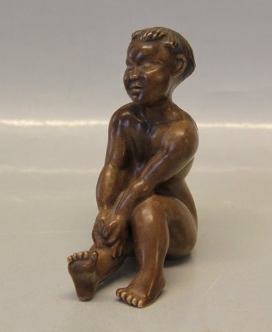 B&G Art Pottery B&G Boy sitting 10.5 x 8 cm Kai Nielsen