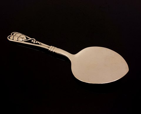 Georg Jensen, spade af sølv, #72. Fremstillet 
1927. L: 18,5cm