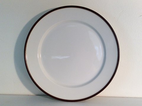 Royal Copenhagen
Brun Domino
Tallerken
#14923
*150kr