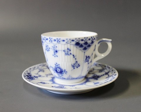 Royal Copenhagen blue fluted half lace espresso cup, no.: 1/528.
5000m2 showroom.
