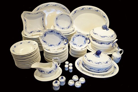 Royal Copenhagen, Rosenknop porcelæn; komplet spisestel 12 pers.