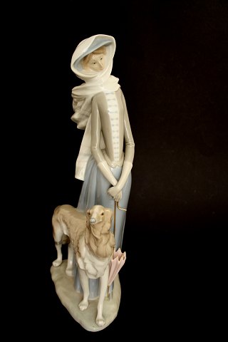 Dame med hund, Lladro