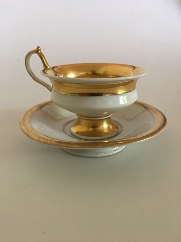 Royal Copenhagen Empire Cup med Underkop fra 1820-1850