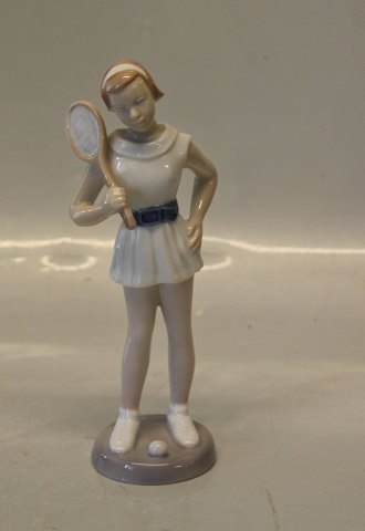 Bing & Grøndahl B&G 2364 Tennis pige 20,5 cm, Vita Thymann