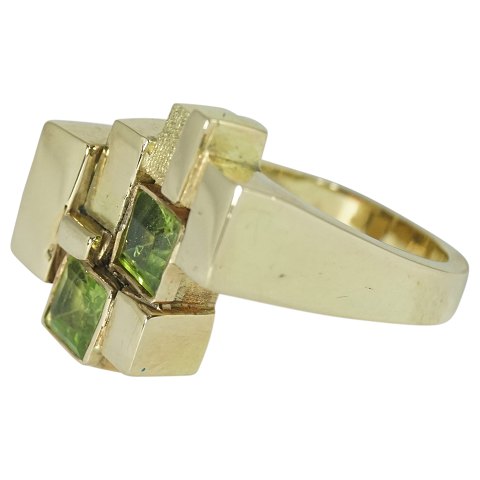 Anette Kræn; Gold ring set with tourmaline