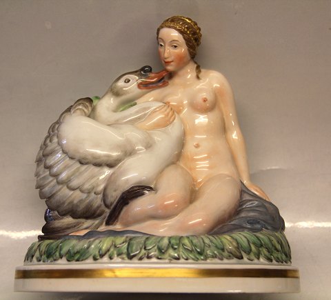 Royal Copenhagen 1946 RC Leda and the Swan 19 x 19.5 cm , Design Michael 
Pedersen Pre 1930 Juliane Marie decorated  
