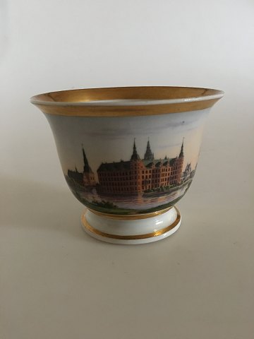 Royal Copenhagen Antik Kop med Håndmalet motiv af Frederiksborg Slot