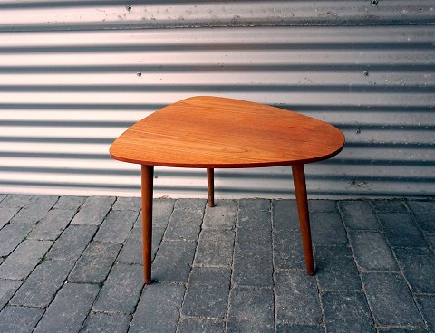 Dråbeformet teaktræsbord