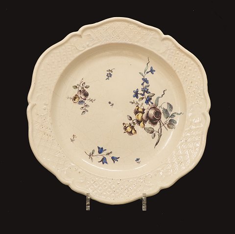 Large stoneware plate. Kastrup, Copenhagen, circa 
1770. D: 35cm