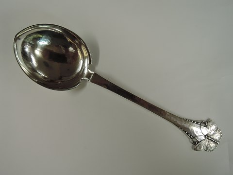 Butterfly
Silver (830)
Serving spoon