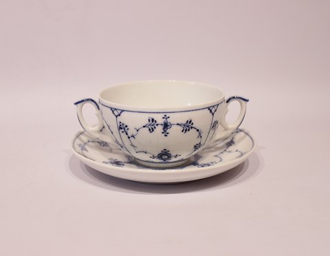 Royal Copenhagen blue fluted cup and saucer, #1/2199.
5000m2 showroom.