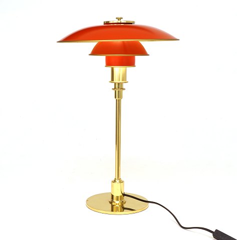 Poul Henningsen, 1894-1967: PH 3/2 table lamp. H: 
45cm